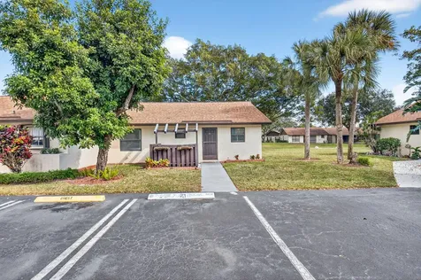 28 Via De Casas Norte Boynton Beach FL 33426