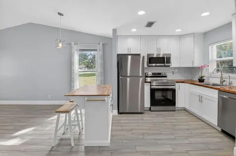 28 Via De Casas Norte Boynton Beach FL 33426