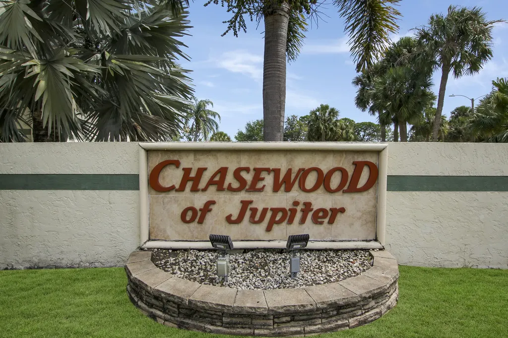6392 Chasewood Drive Jupiter FL 33458