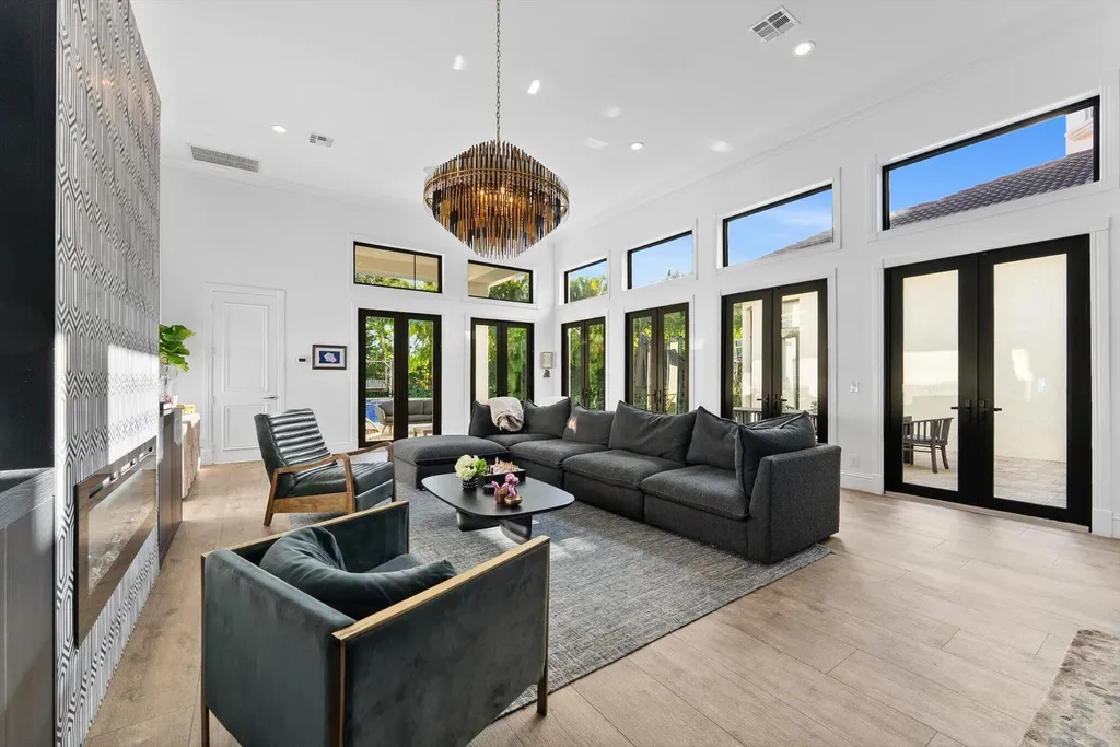 7955 Mandarin Drive Boca Raton FL 33433