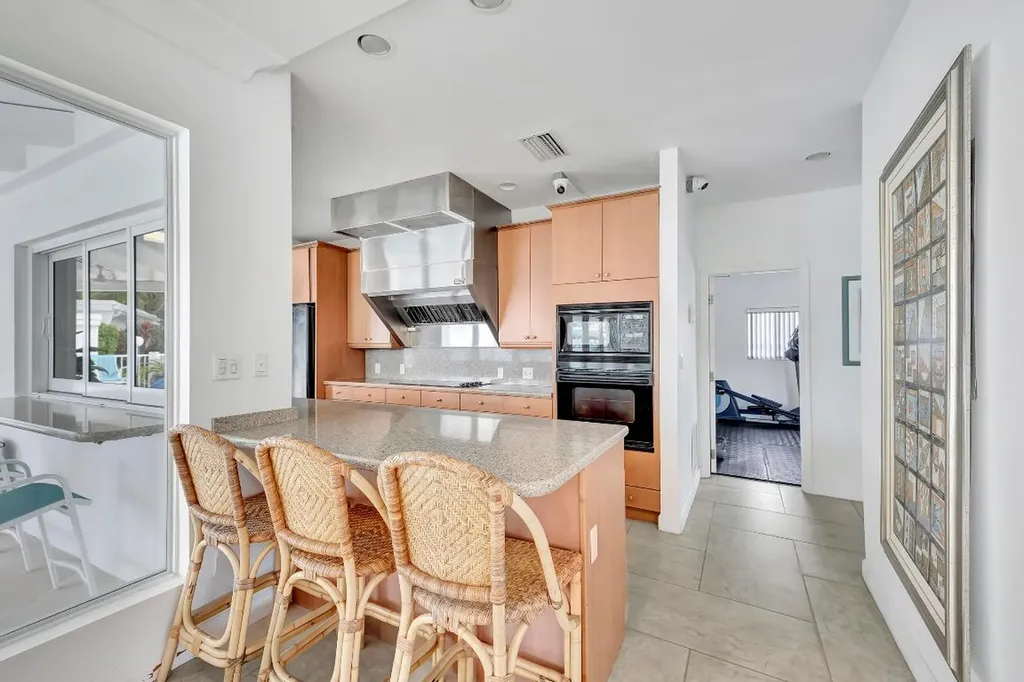1212 Hillsboro Mile Hillsboro Beach FL 33062