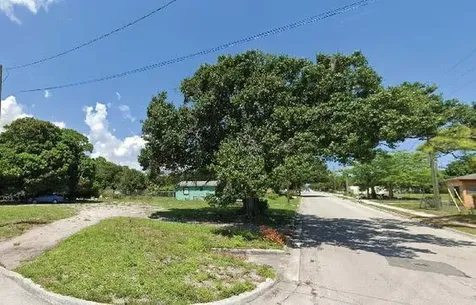 2302 Canal Terrace Fort Pierce FL 34950
