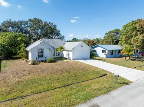 1116 SE Puritan Lane Port St Lucie FL 34983