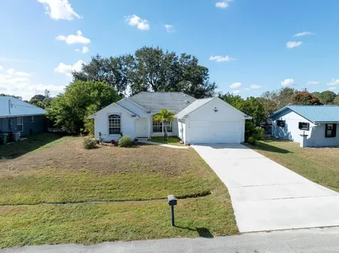 1116 SE Puritan Lane Port St Lucie FL 34983