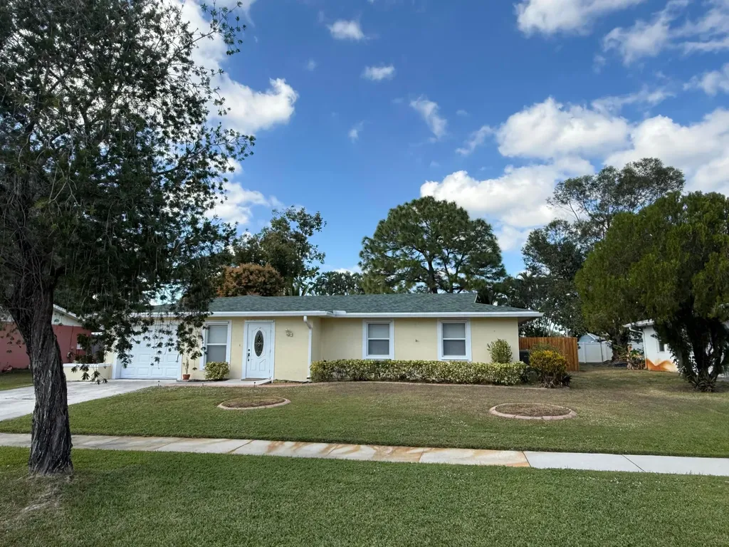 486 NE Solida Circle Port St Lucie FL 34983