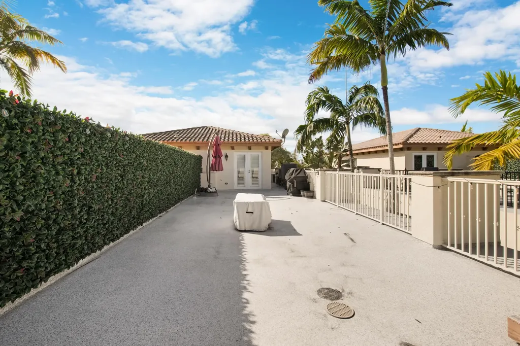 814 N Victoria Park Road Fort Lauderdale FL 33304