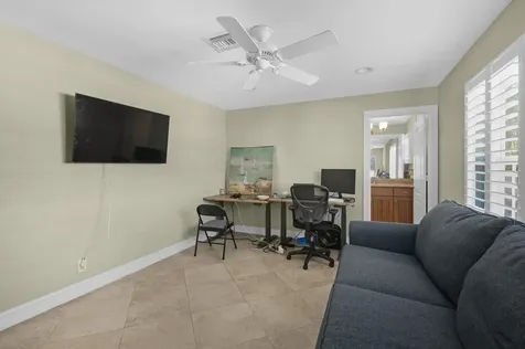 814 N Victoria Park Road Fort Lauderdale FL 33304