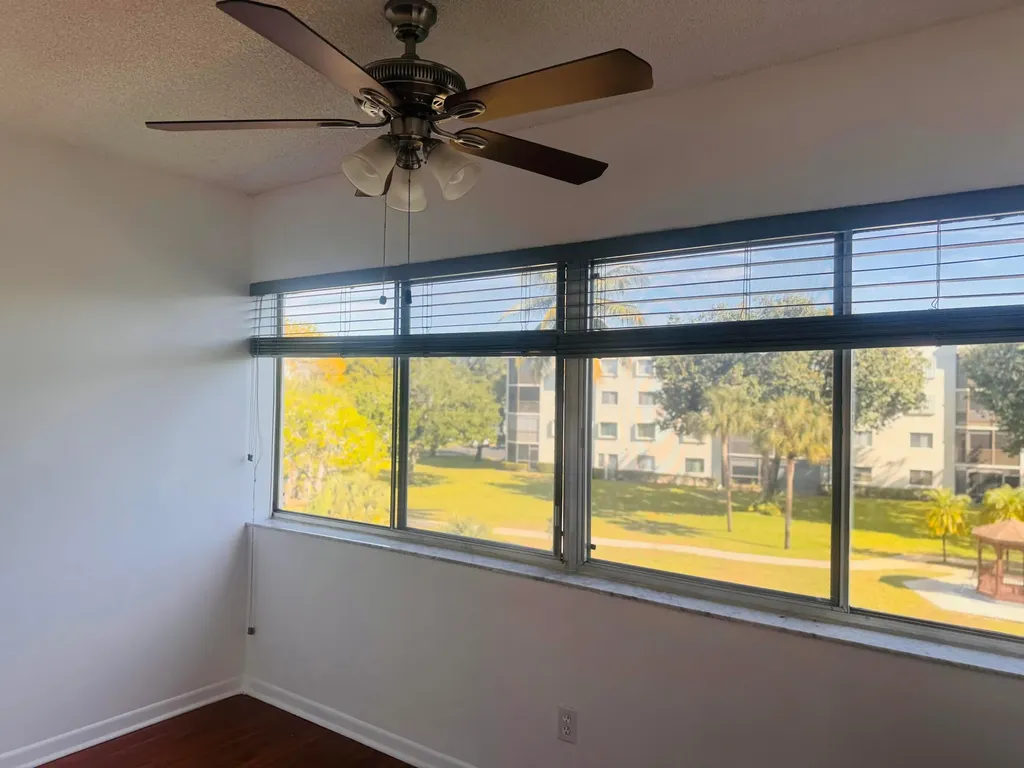 3178 Via Poinciana Lake Worth FL 33467