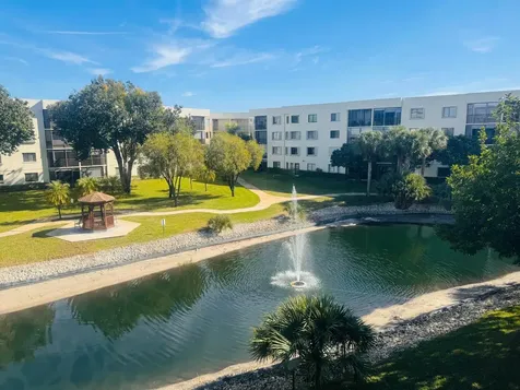 3178 Via Poinciana Lake Worth FL 33467