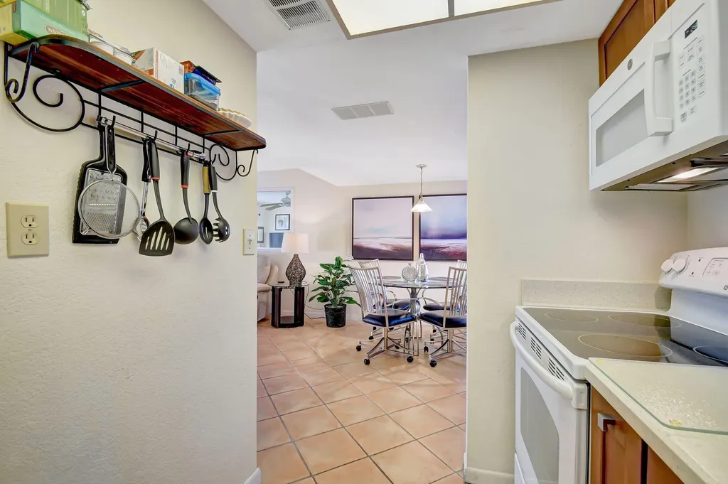 1810 New Palm Way Boynton Beach FL 33435