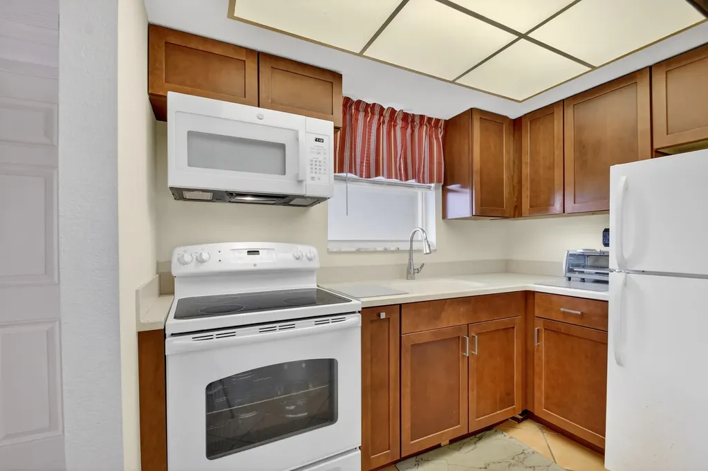 1810 New Palm Way Boynton Beach FL 33435