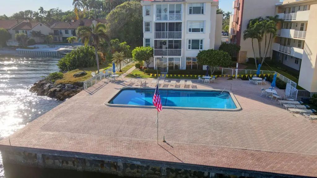 1810 New Palm Way Boynton Beach FL 33435