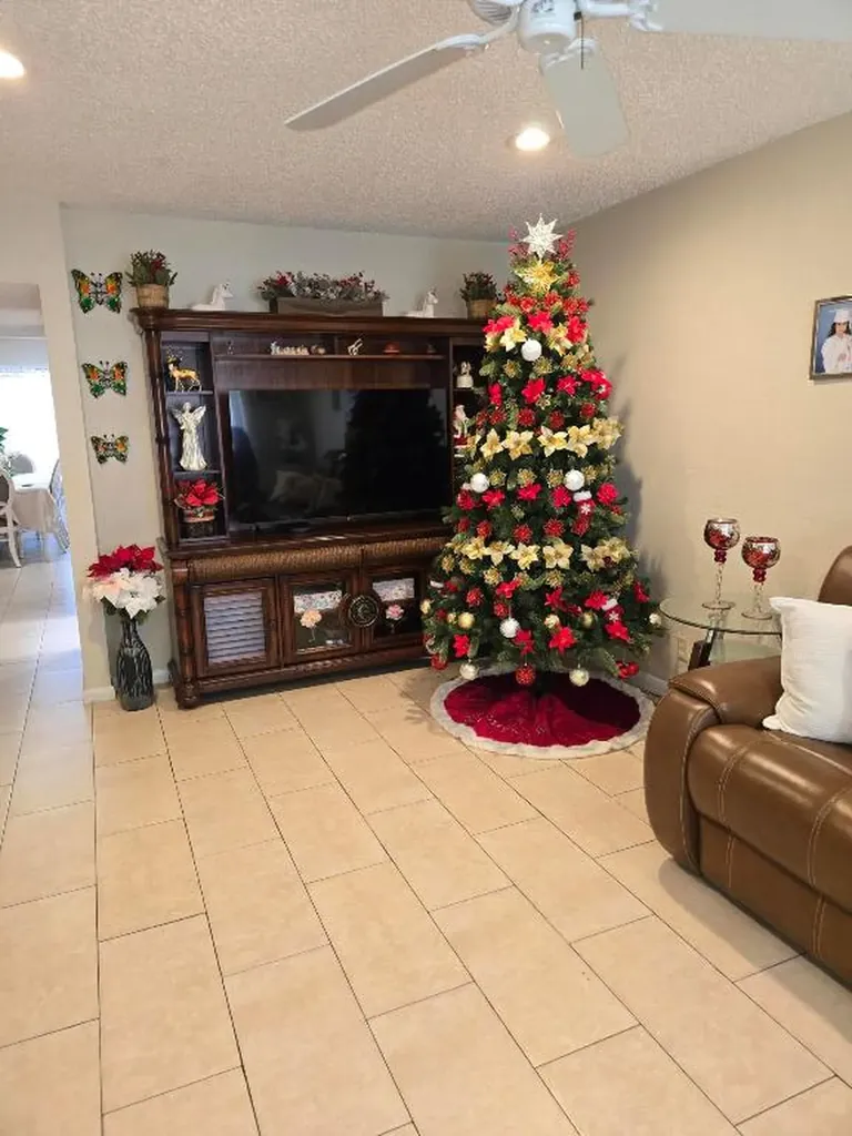 2396 Daphne Drive West Palm Beach FL 33415