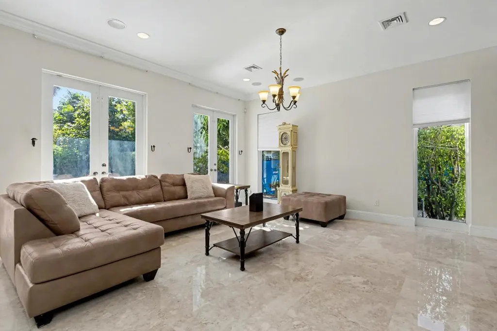 860 E Park Drive Boca Raton FL 33432
