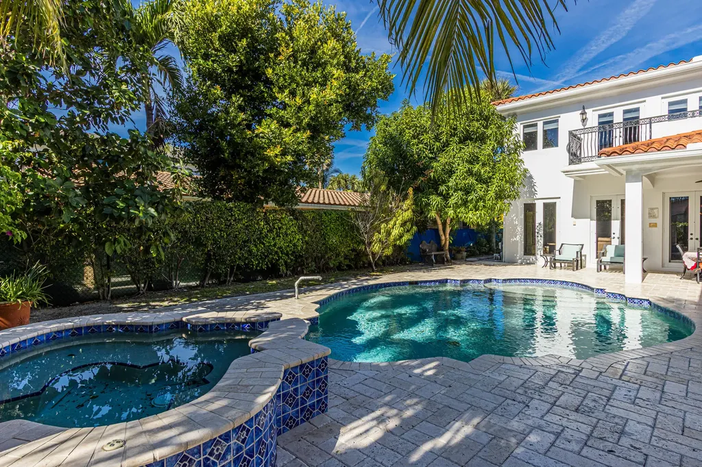 860 E Park Drive Boca Raton FL 33432