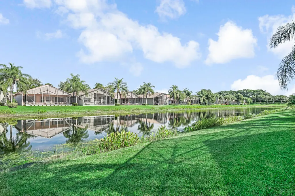 8235 Seahorse Cove Boulevard Lake Worth FL 33467