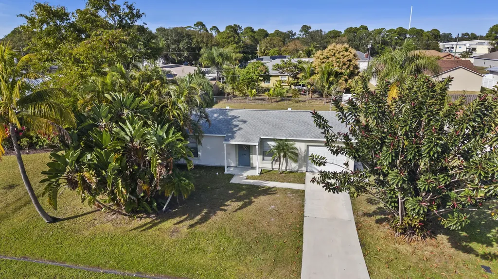 307 SE Husted Terrace Port St Lucie FL 34983
