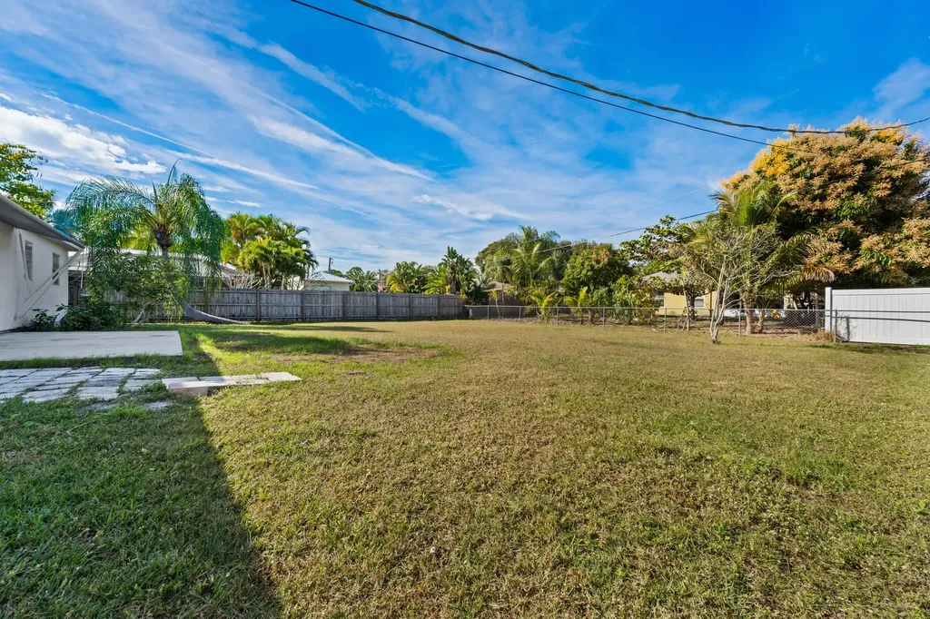 307 SE Husted Terrace Port St Lucie FL 34983