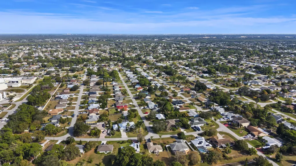 307 SE Husted Terrace Port St Lucie FL 34983