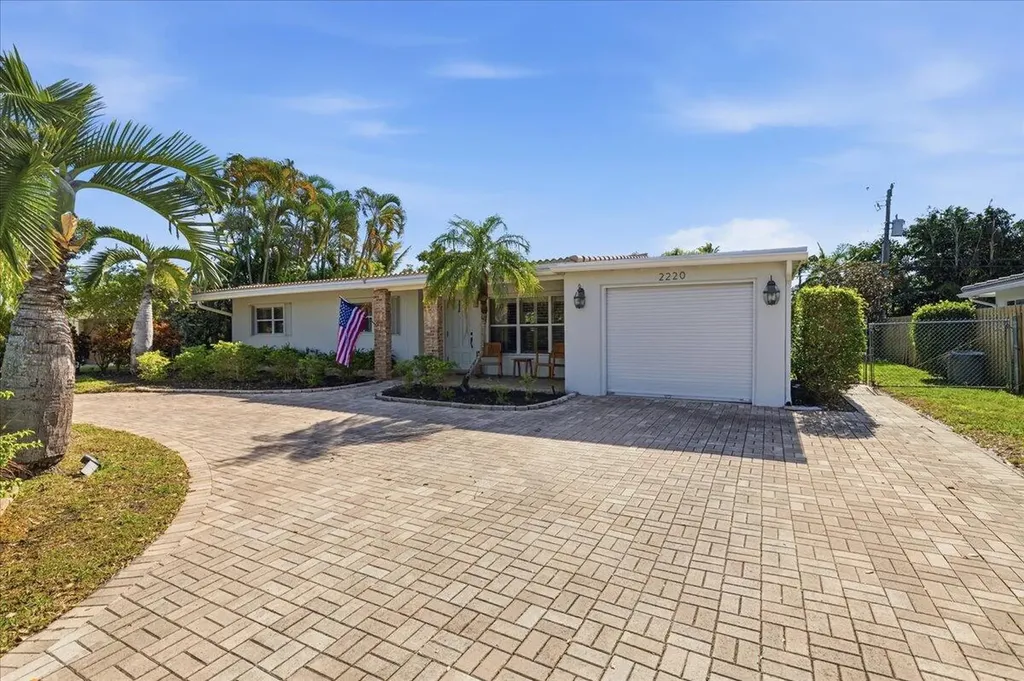 2220 NE 34th Court Lighthouse Point FL 33064