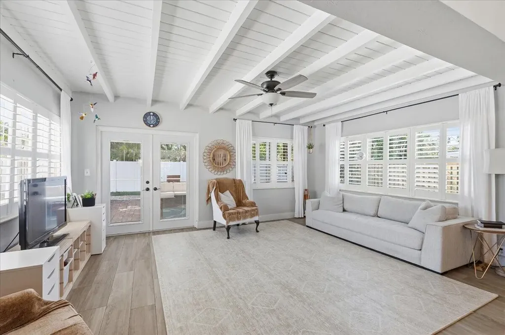 2220 NE 34th Court Lighthouse Point FL 33064