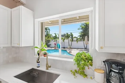 2220 NE 34th Court Lighthouse Point FL 33064