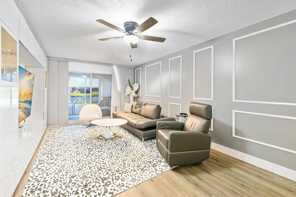 1018 Guildford A Boca Raton FL 33434