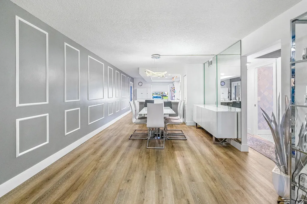 1018 Guildford A Boca Raton FL 33434