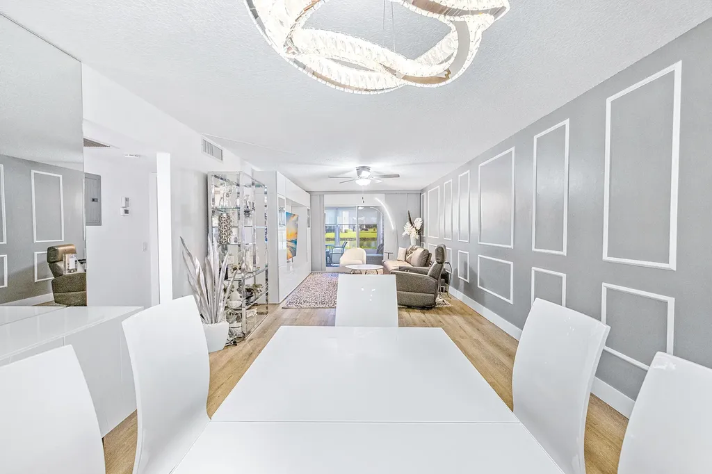 1018 Guildford A Boca Raton FL 33434
