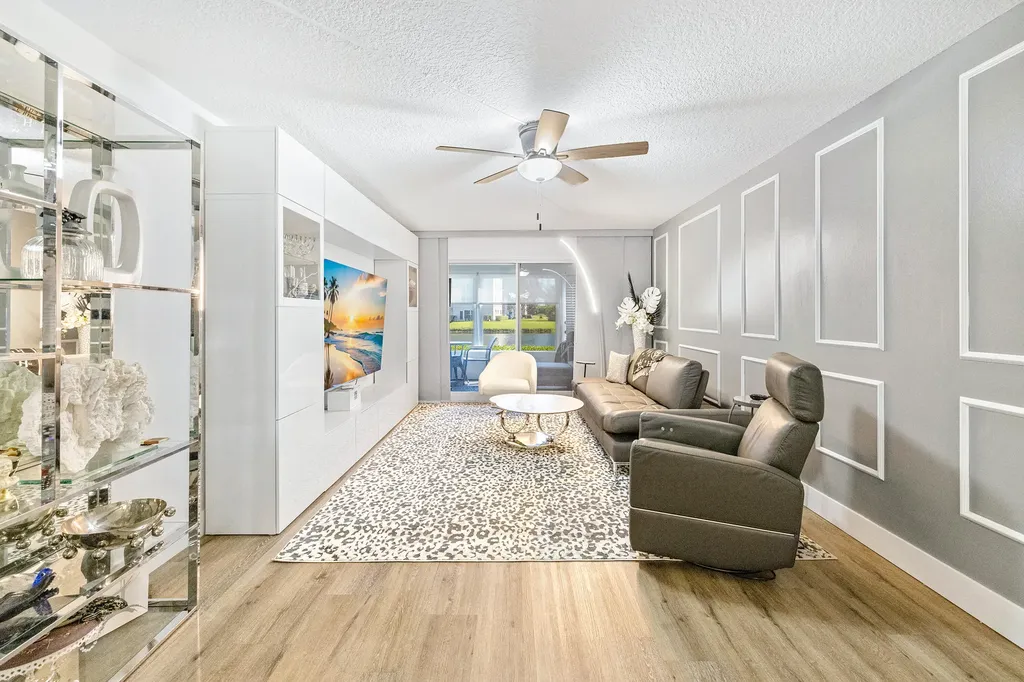 1018 Guildford A Boca Raton FL 33434