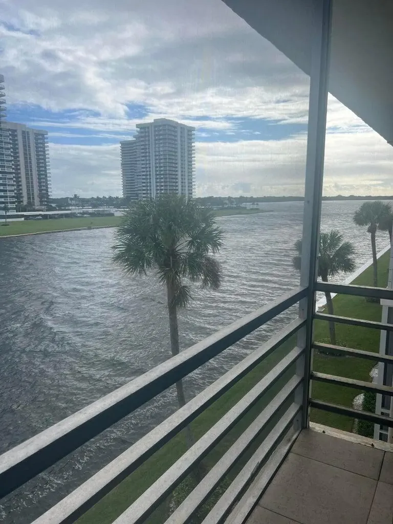 20 Yacht Club Drive North Palm Beach FL 33408