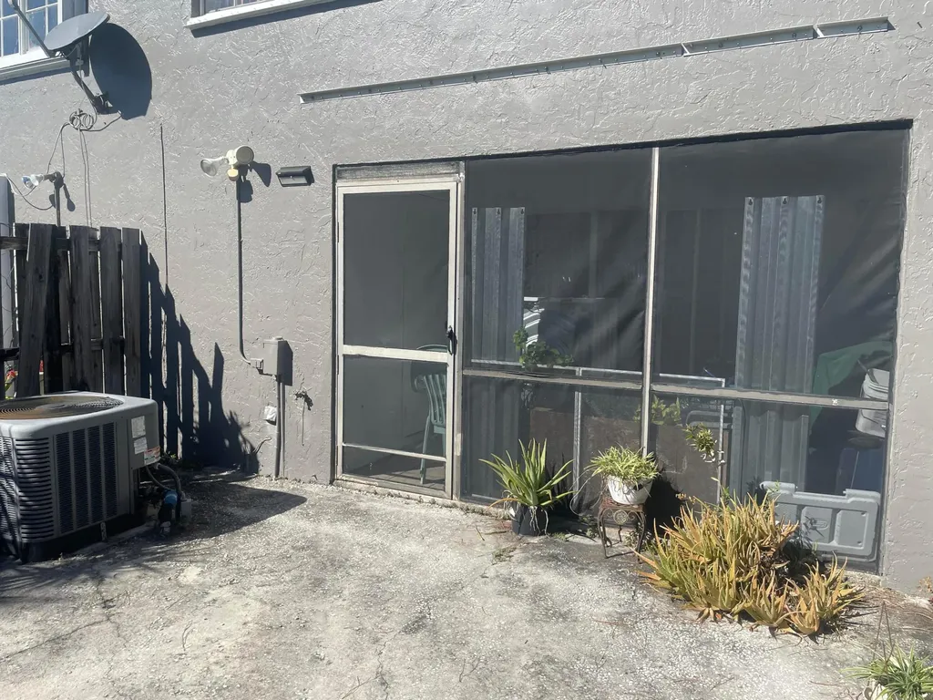 5076 Society Place W West Palm Beach FL 33415