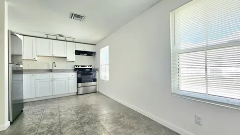 914 10th Street West Palm Beach FL 33401