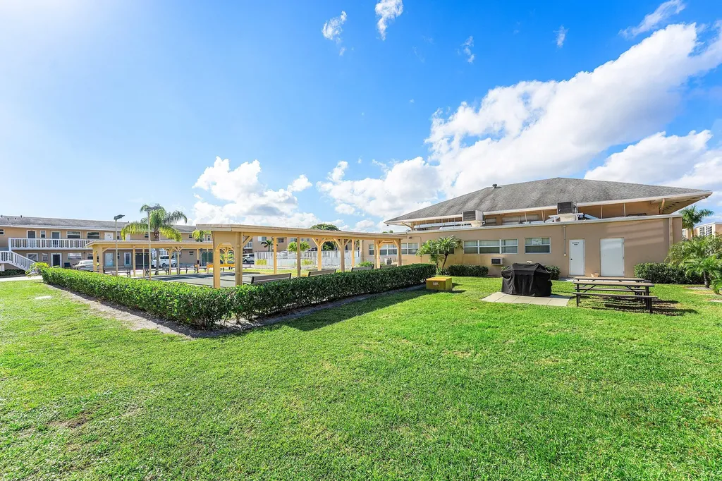 2161 NE 1st Court Boynton Beach FL 33435