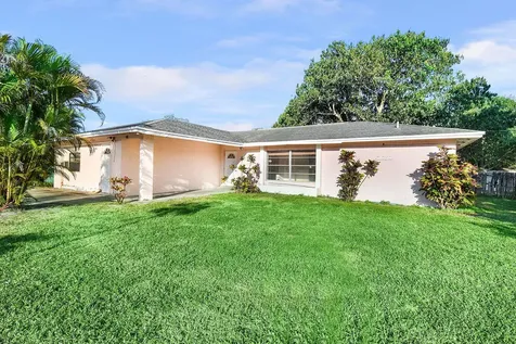 2652 Iroquois Avenue Fort Pierce FL 34946