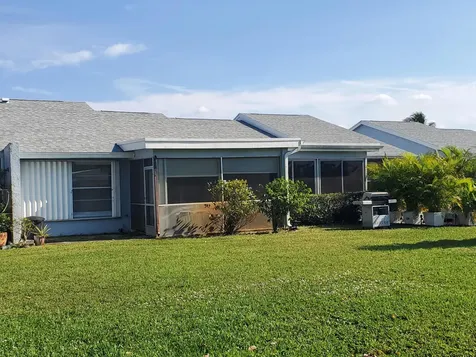 4195 Lucerne Villas Lane Lake Worth FL 33467