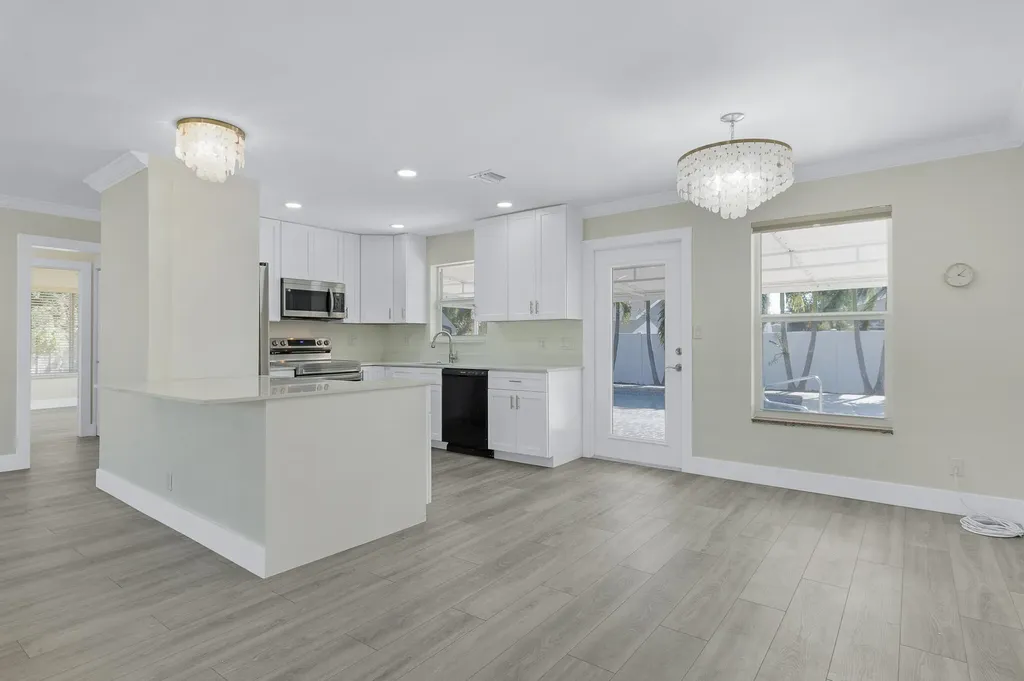 912 SE 8th Court Deerfield Beach FL 33441