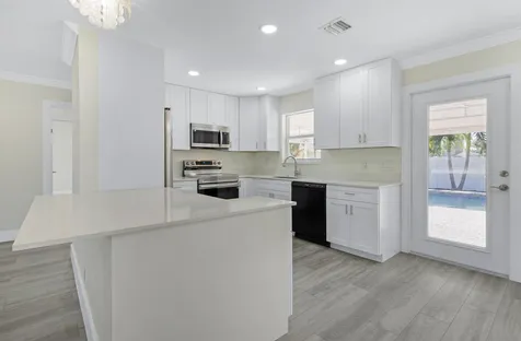 912 SE 8th Court Deerfield Beach FL 33441