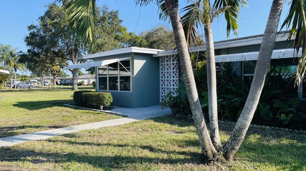 910 South Drive Delray Beach FL 33445