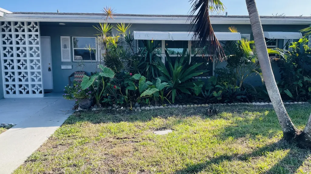 910 South Drive Delray Beach FL 33445