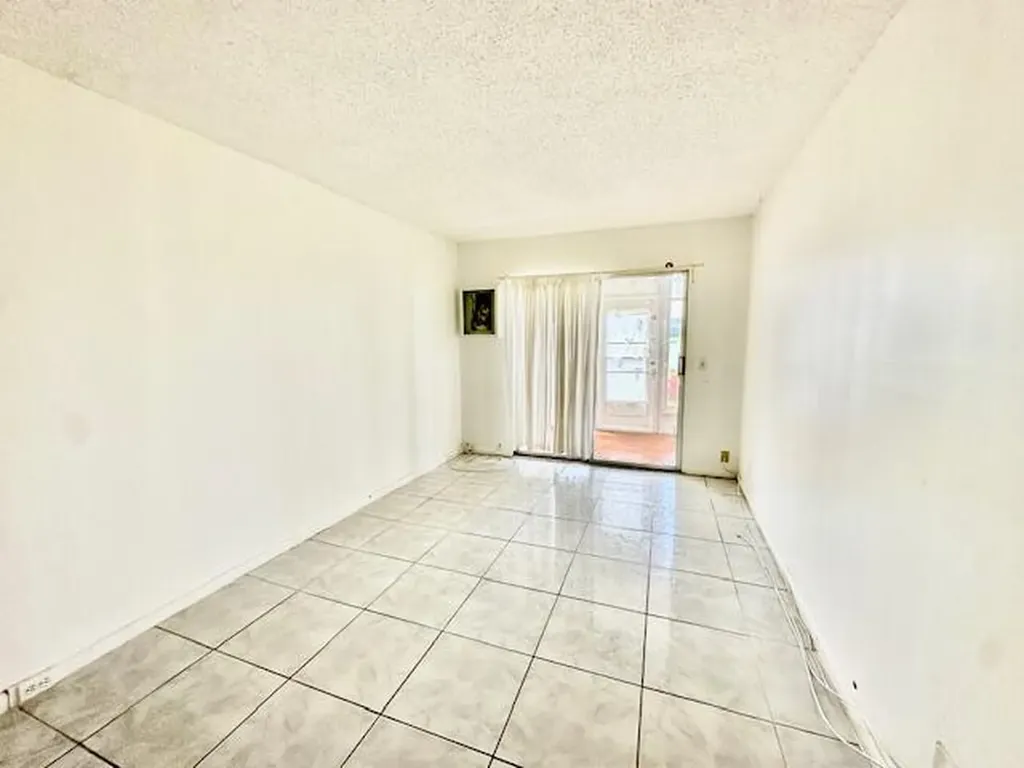 1080 Exeter E Boca Raton FL 33434