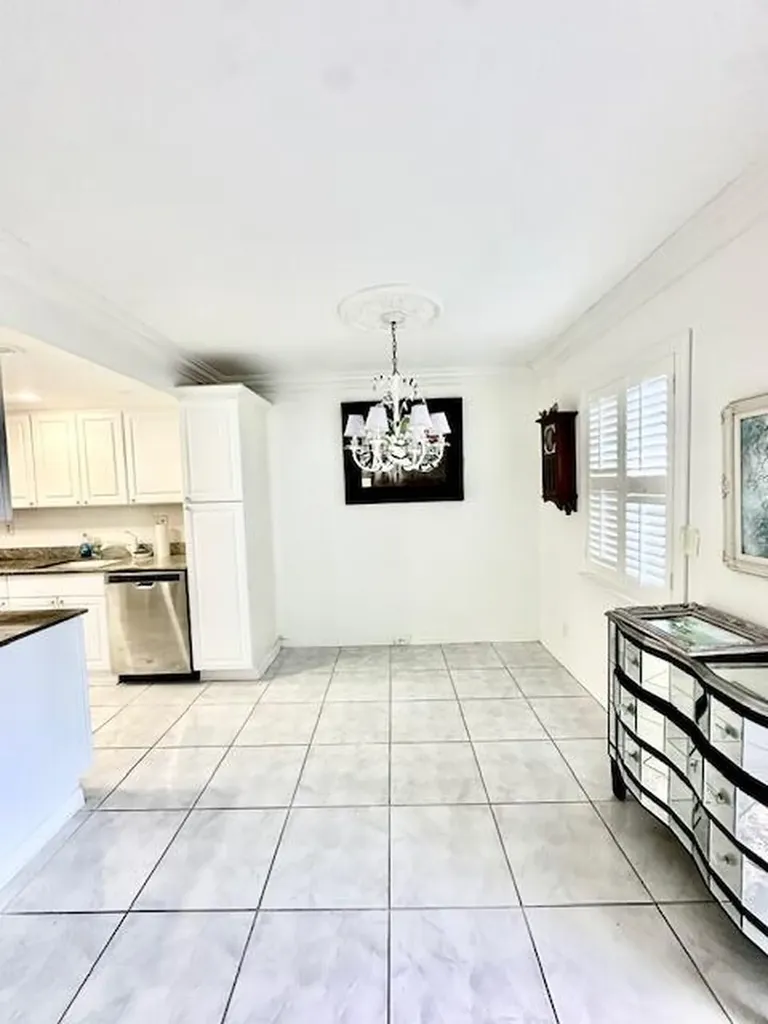 1080 Exeter E Boca Raton FL 33434
