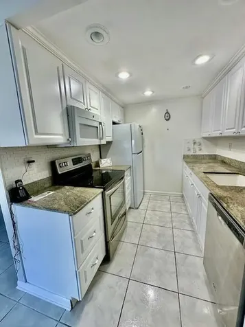 1080 Exeter E Boca Raton FL 33434