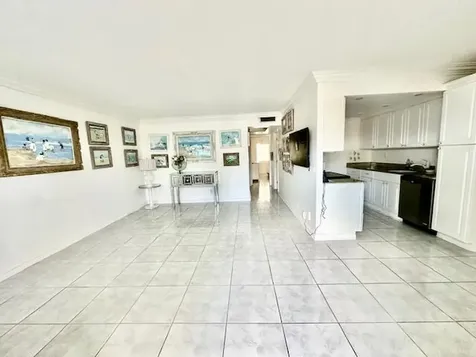 1080 Exeter E Boca Raton FL 33434