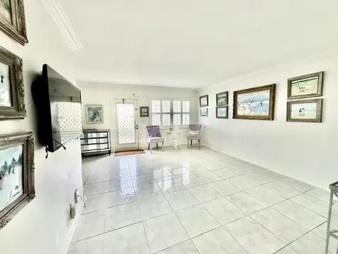 1080 Exeter E Boca Raton FL 33434