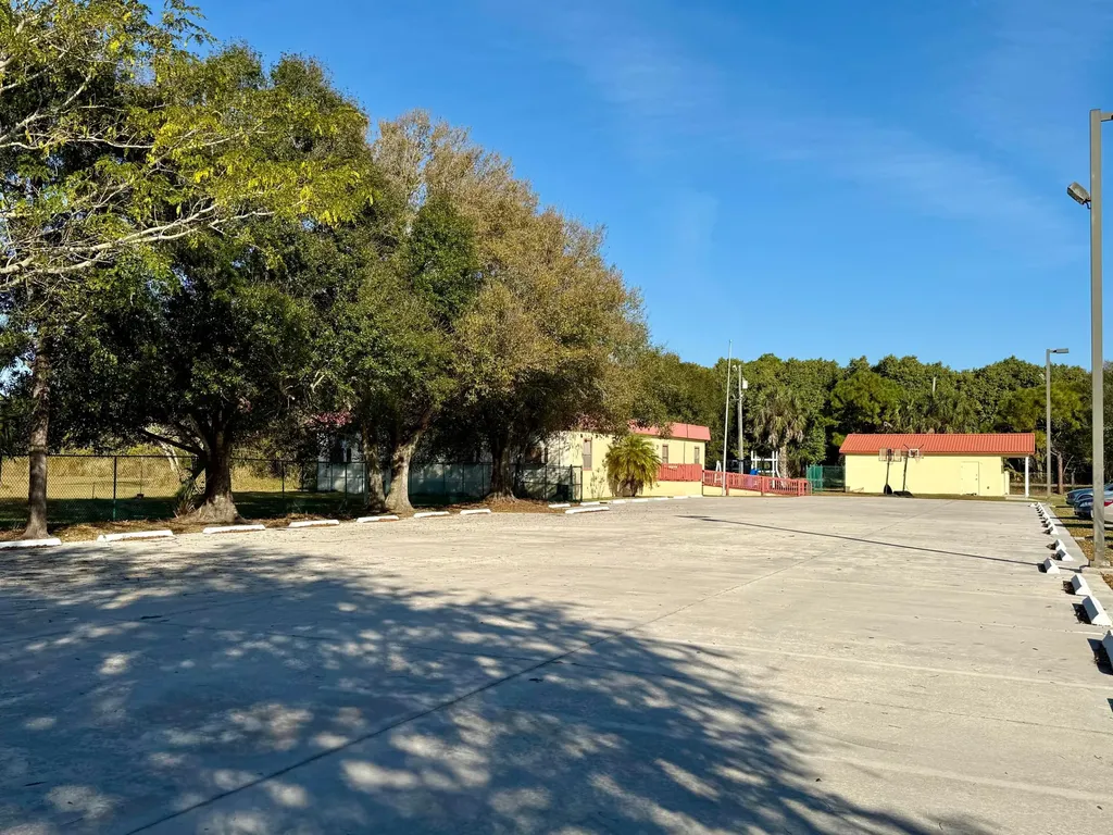 2525 S 25th Street Fort Pierce FL 34981