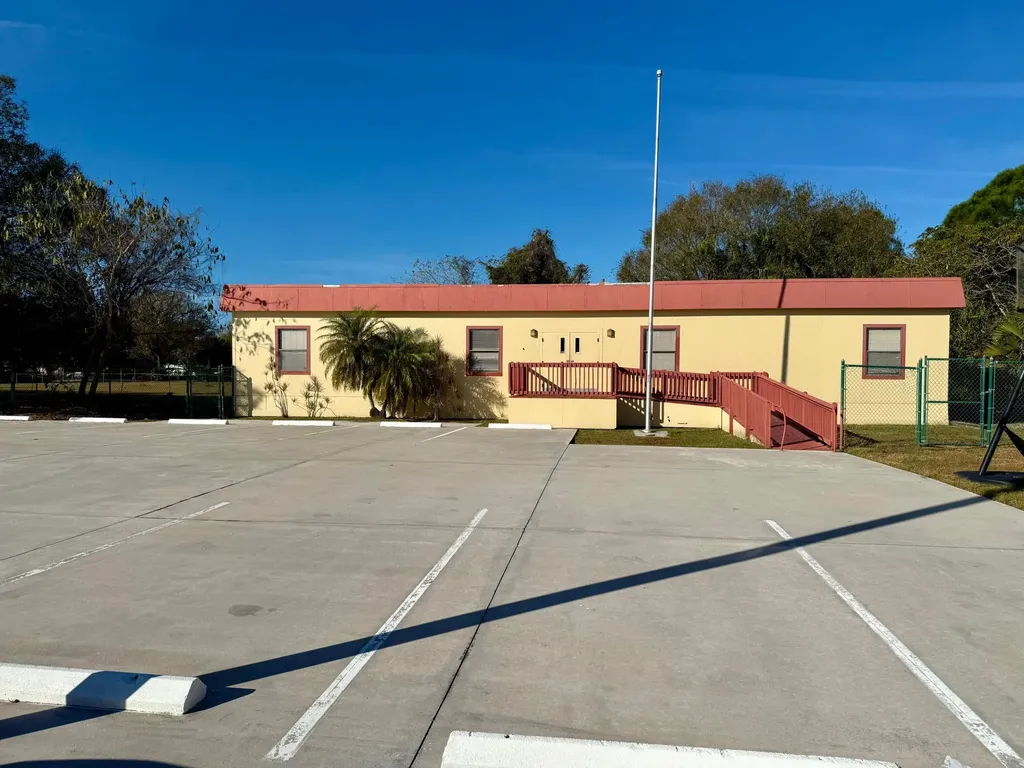 2525 S 25th Street Fort Pierce FL 34981