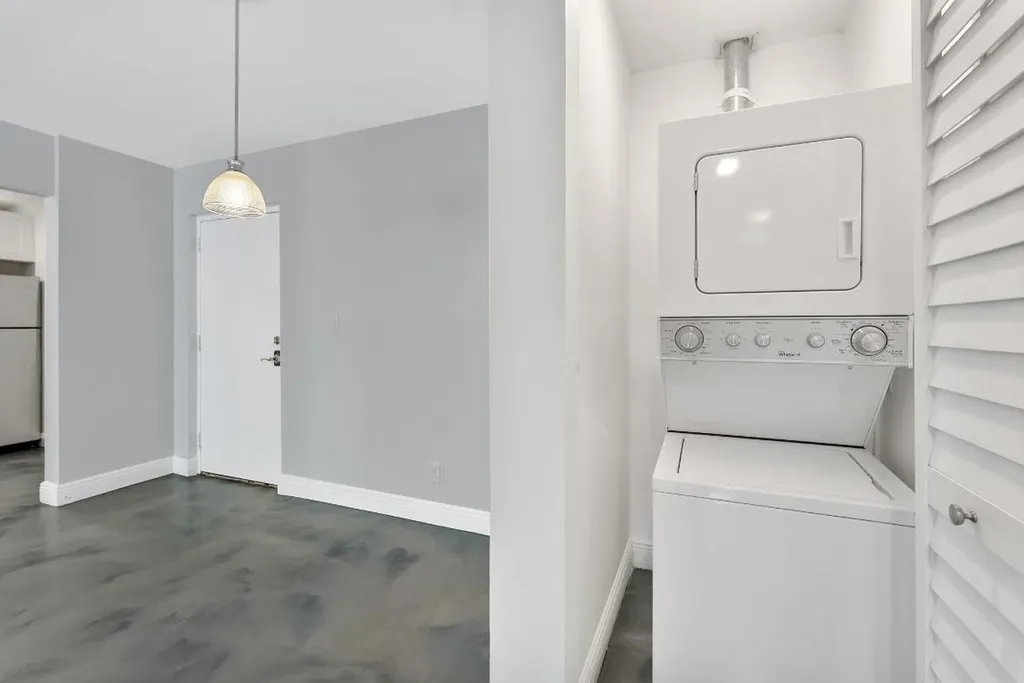 470 NW 20th Street Boca Raton FL 33431