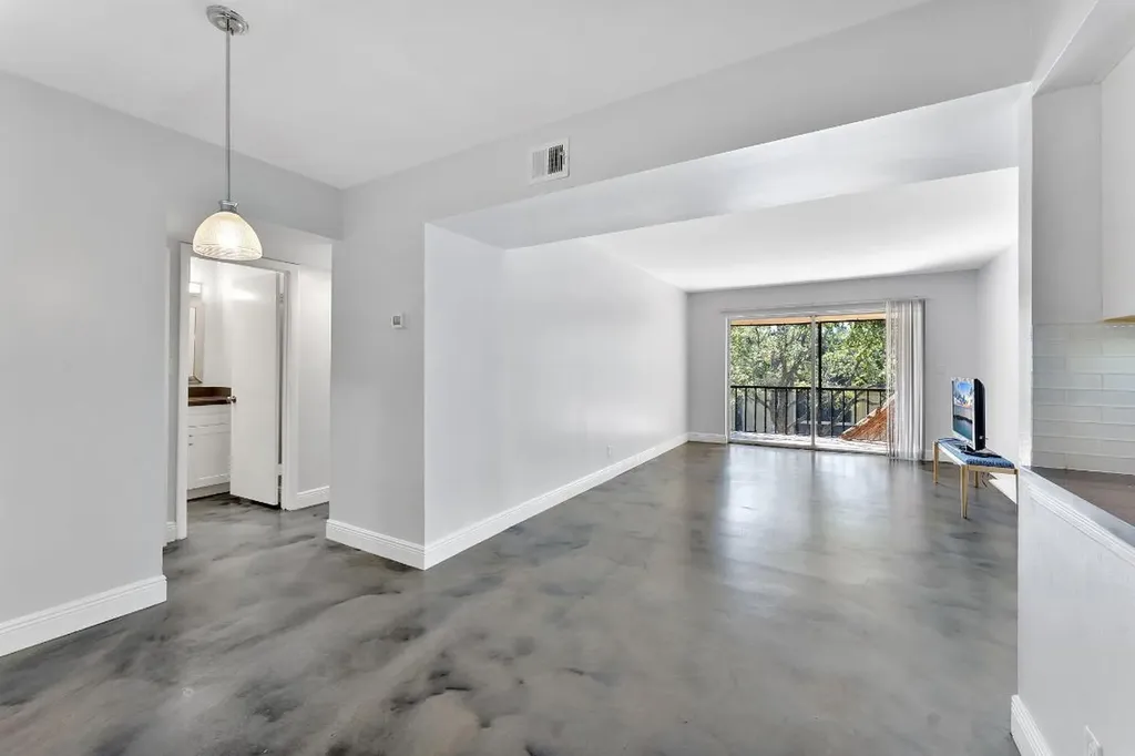 470 NW 20th Street Boca Raton FL 33431