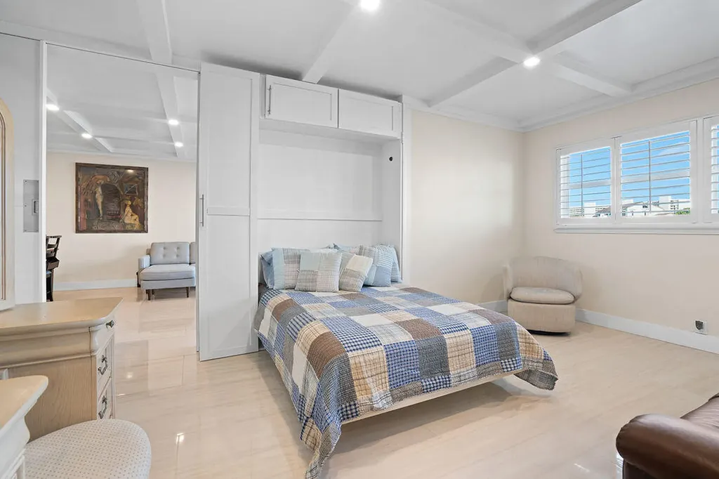 20 Yacht Club Drive North Palm Beach FL 33408